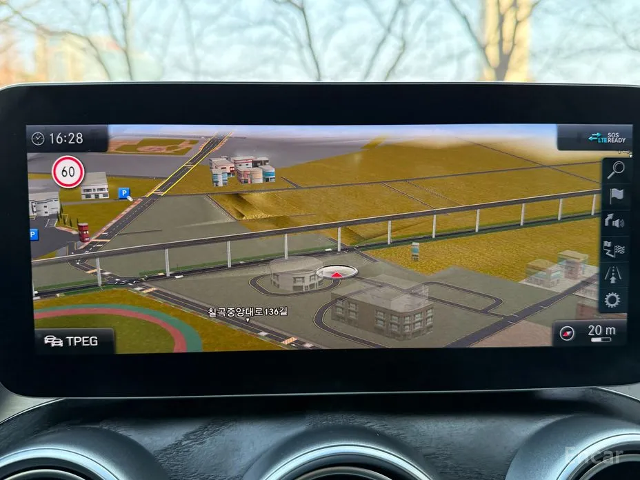 Photo 18 - Mercedes-Benz C-Class