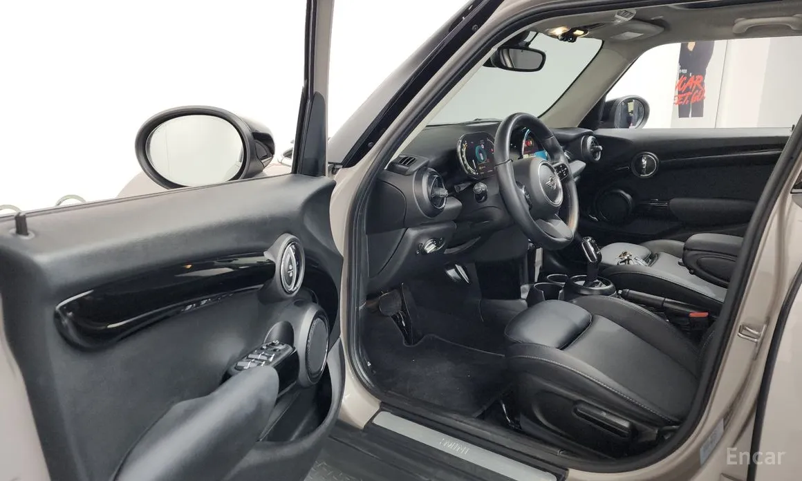 Фото 10 - Mini Cooper