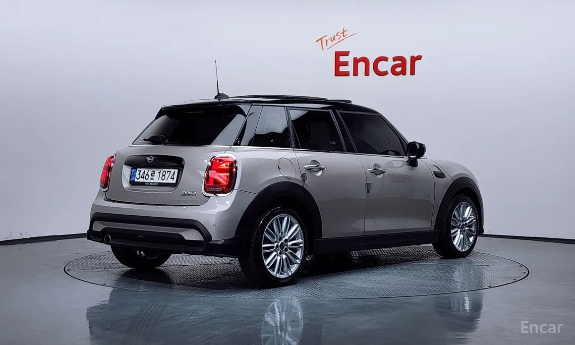 Фото 2 - Mini Cooper