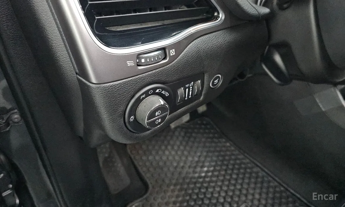 Фото 16 - Jeep Cherokee
