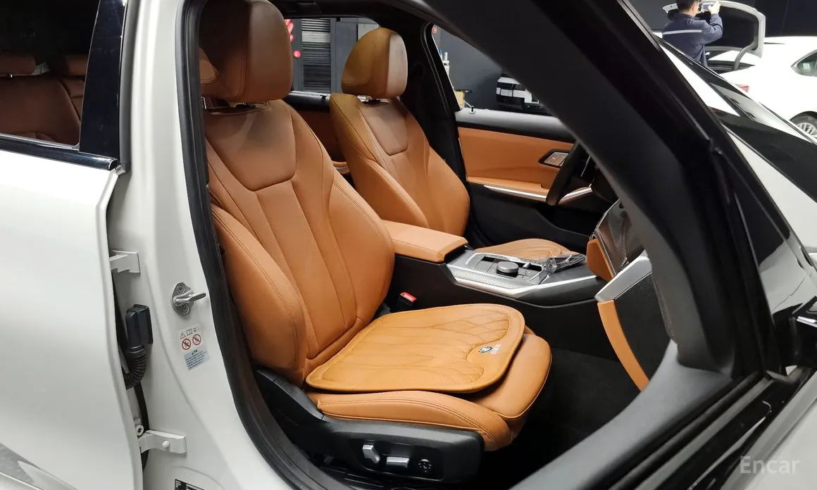 Photo 10 - BMW 3 Series