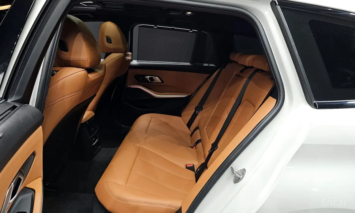 Photo 12 - BMW 3 Series