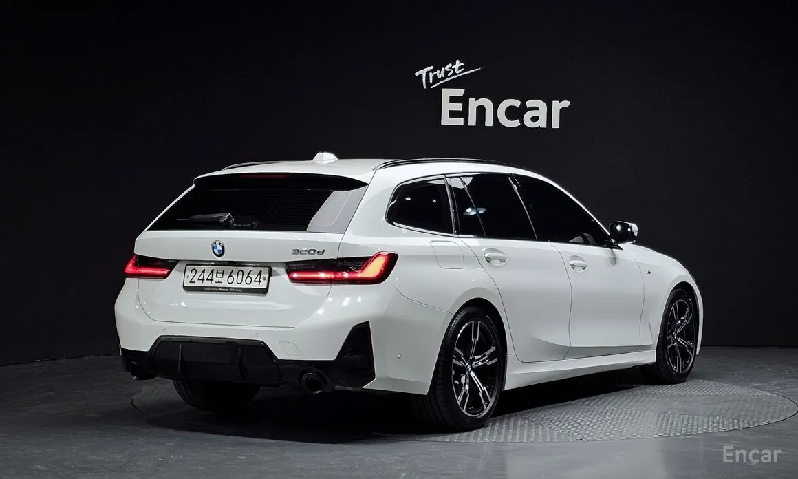 Photo 2 - BMW 3 Series