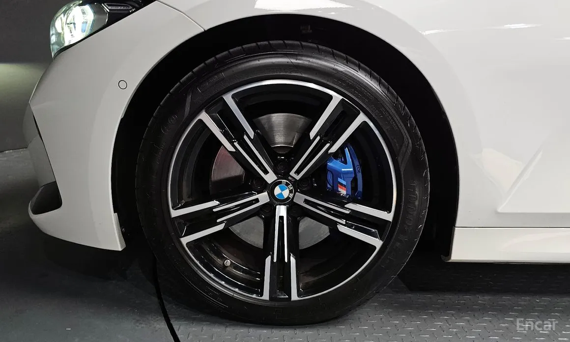 Photo 5 - BMW 3 Series