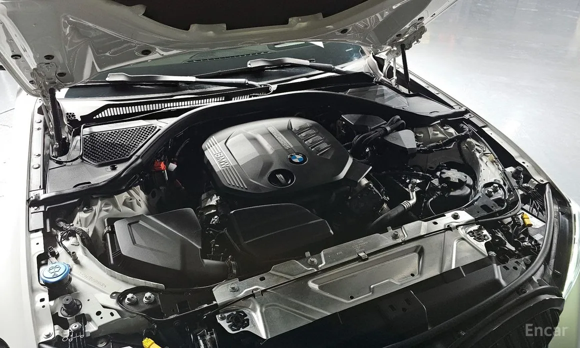 Photo 6 - BMW 3 Series