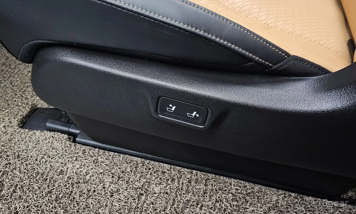 Photo 17 - Kia Carnival