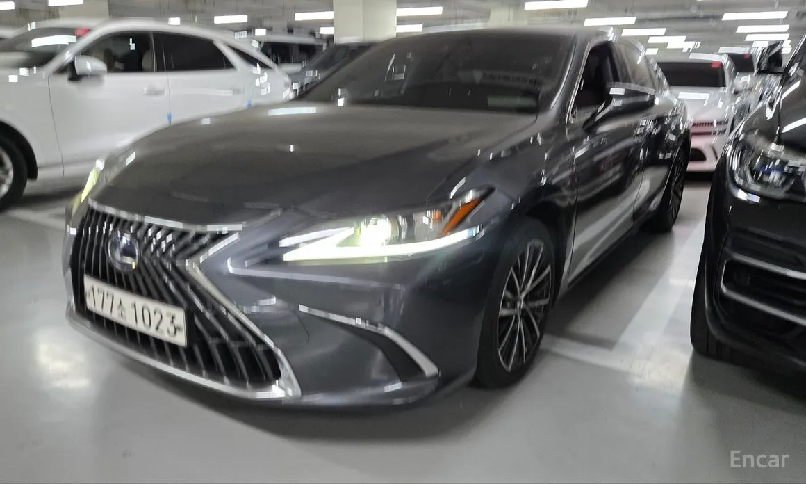 Фото 2 - Lexus ES