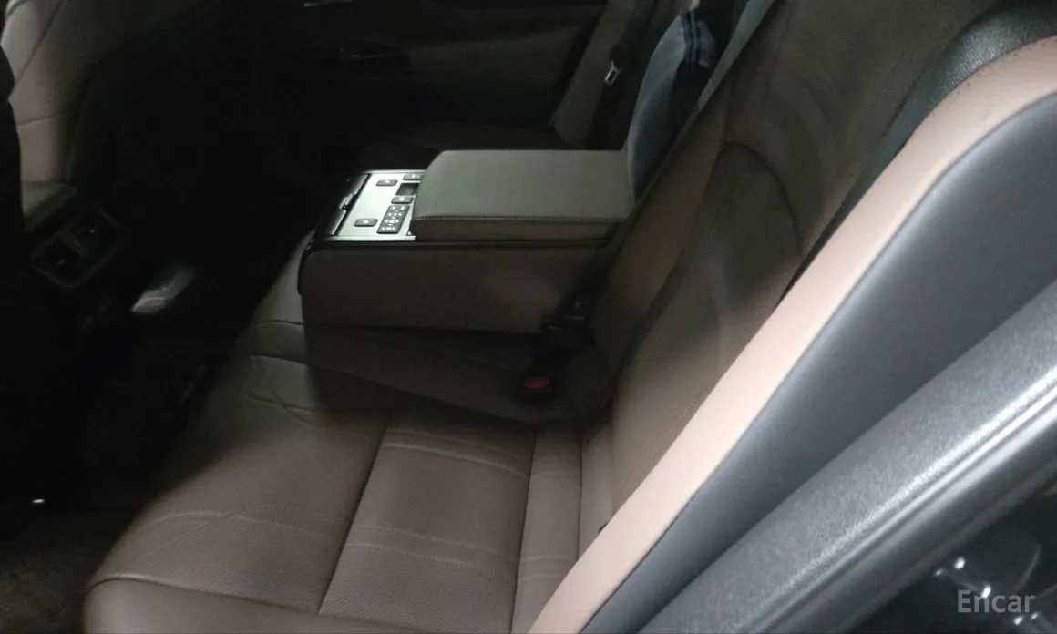 Фото 4 - Lexus ES