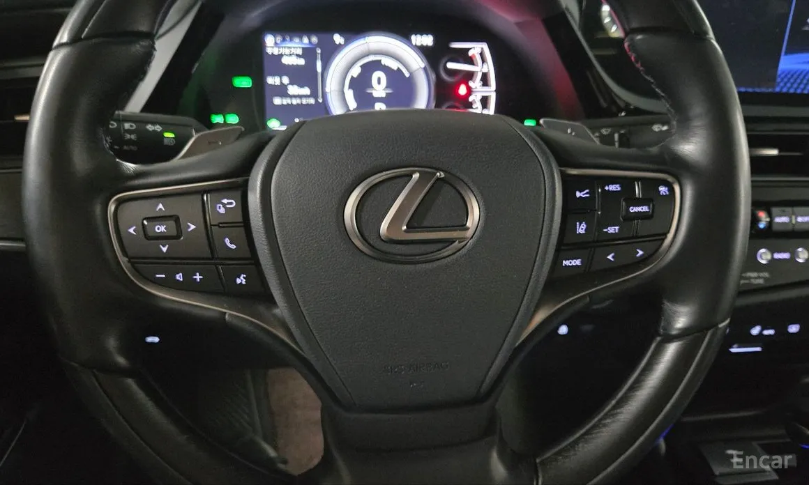 Фото 6 - Lexus ES