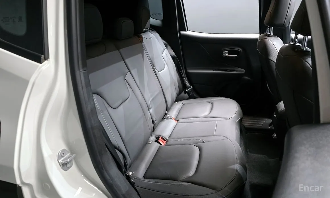 Фото 12 - Jeep Renegade