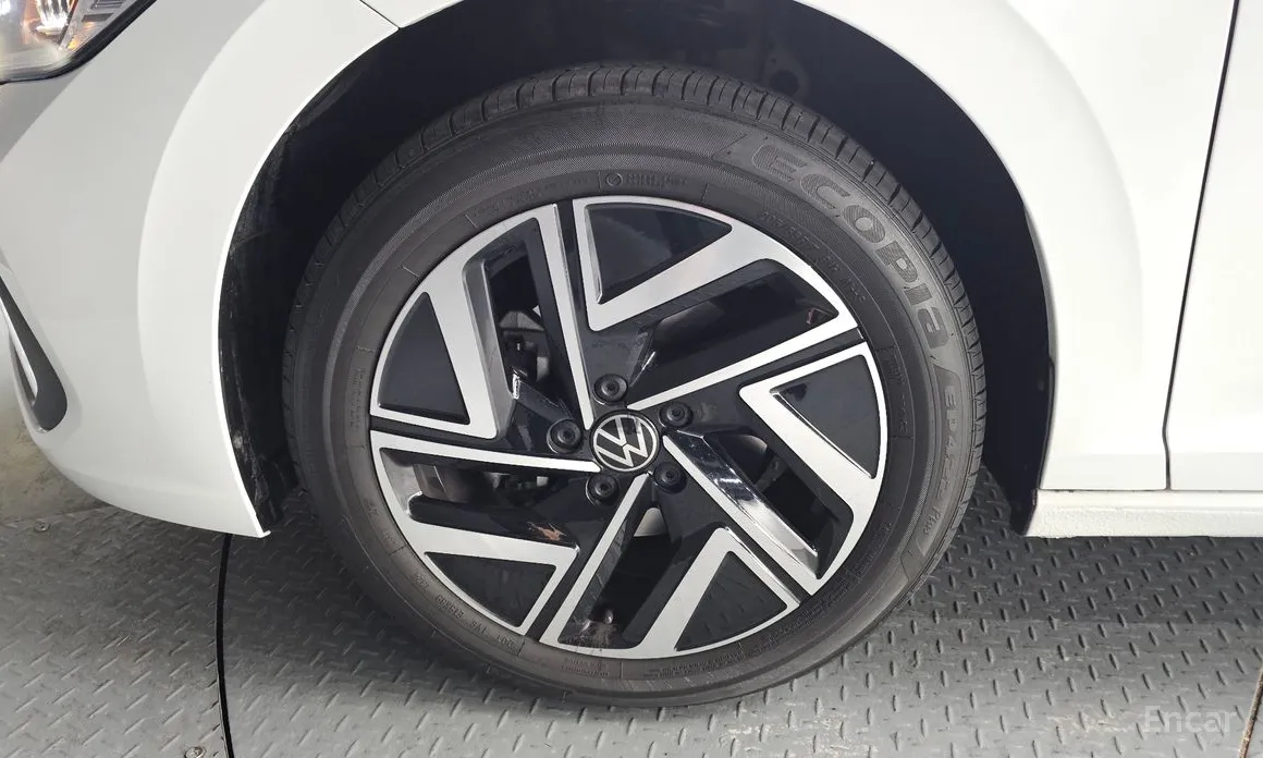 Photo 5 - Volkswagen Jetta