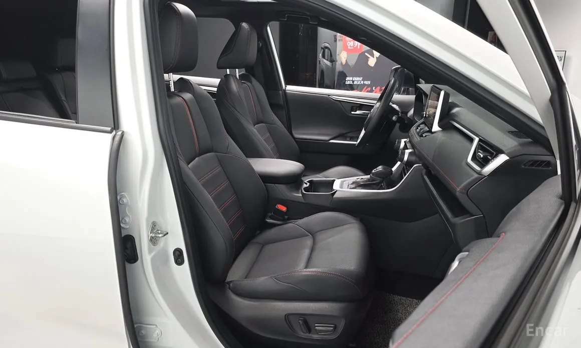 Photo 10 - Toyota RAV4