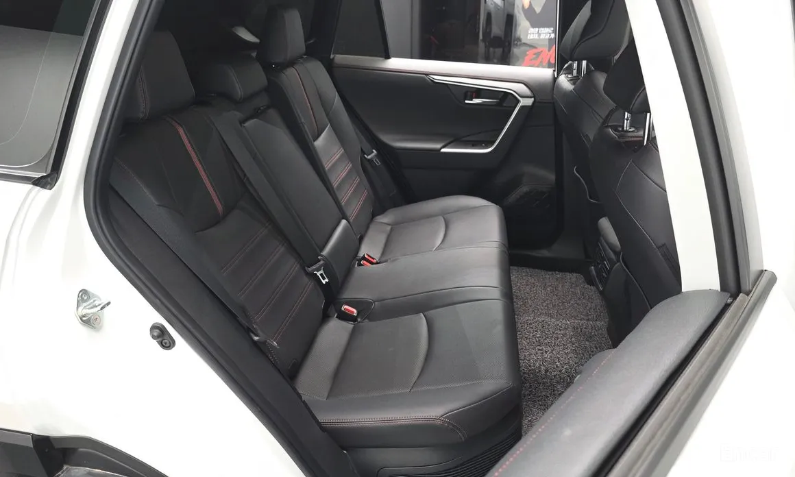 Photo 12 - Toyota RAV4