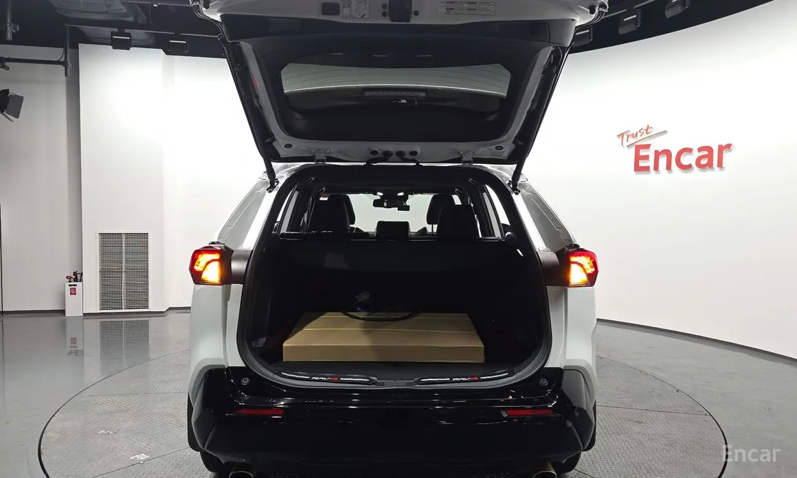 Photo 20 - Toyota RAV4