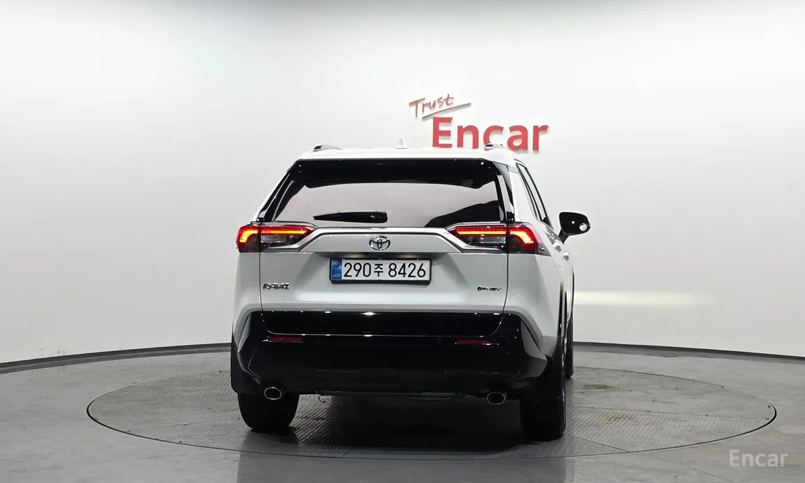 Photo 4 - Toyota RAV4