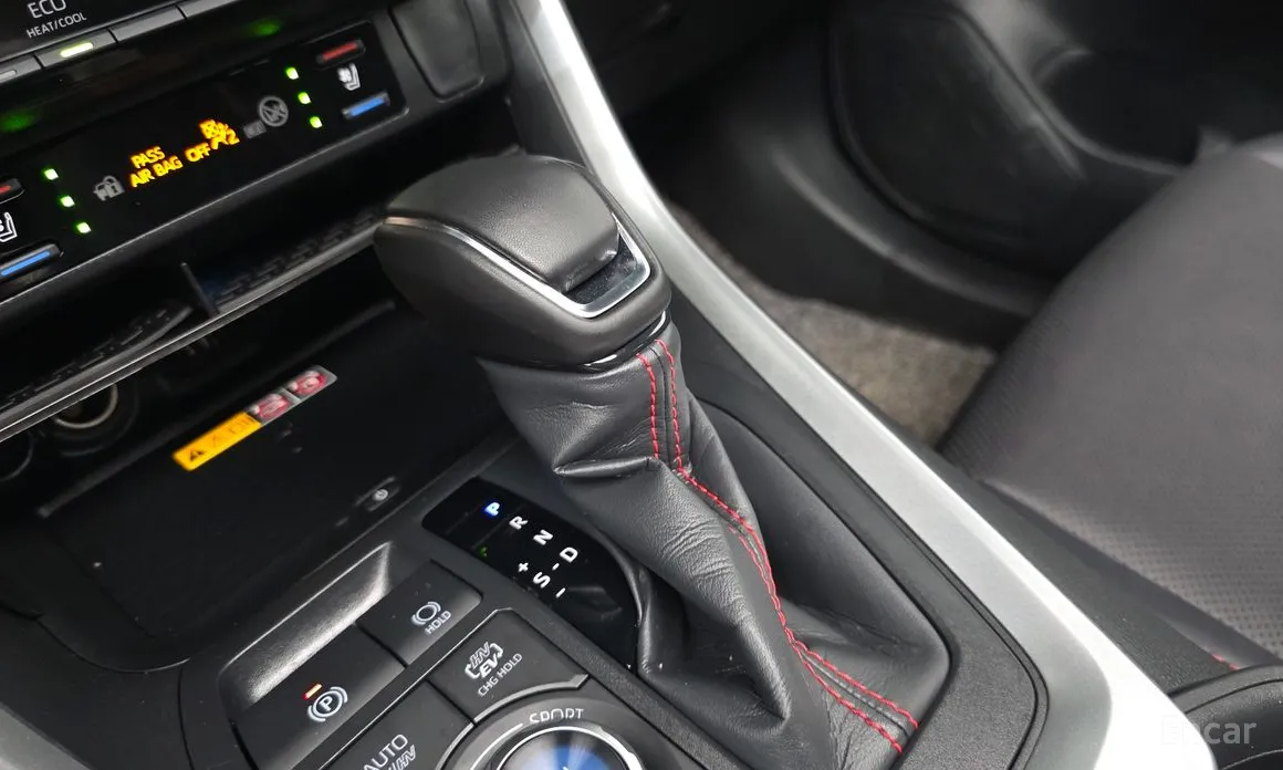 Photo 9 - Toyota RAV4