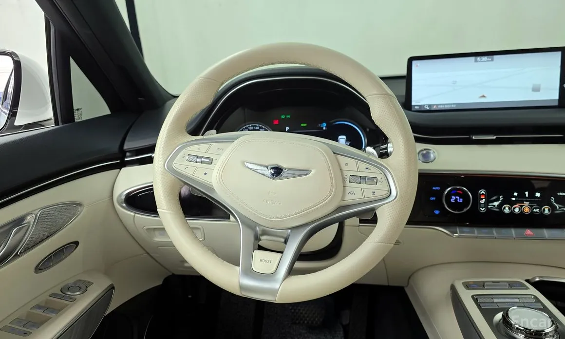 Photo 13 - Genesis GV70