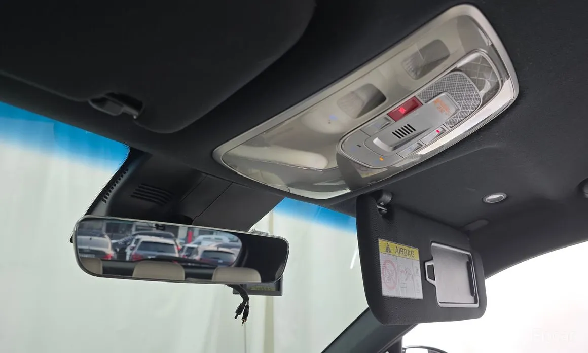 Photo 17 - Genesis GV70