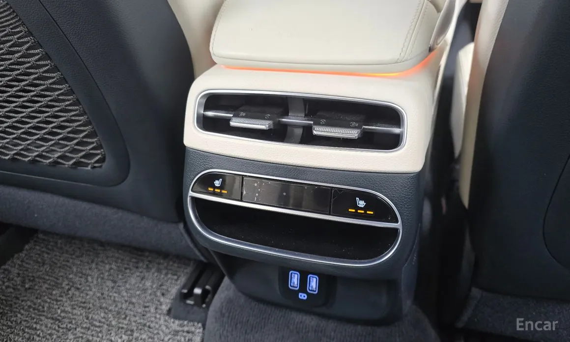 Photo 19 - Genesis GV70