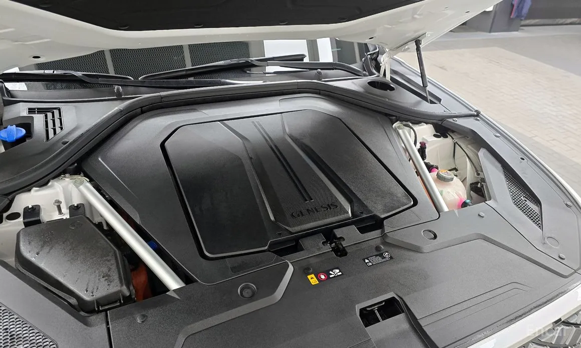 Photo 6 - Genesis GV70