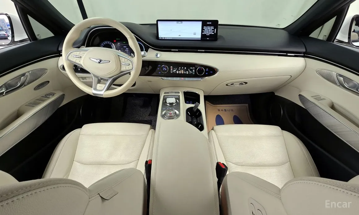 Photo 7 - Genesis GV70