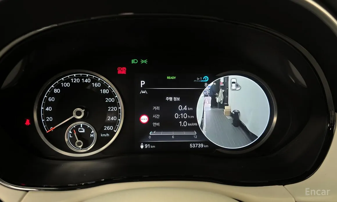 Photo 8 - Genesis GV70