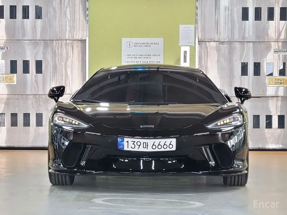 Фото 3 - McLaren GT