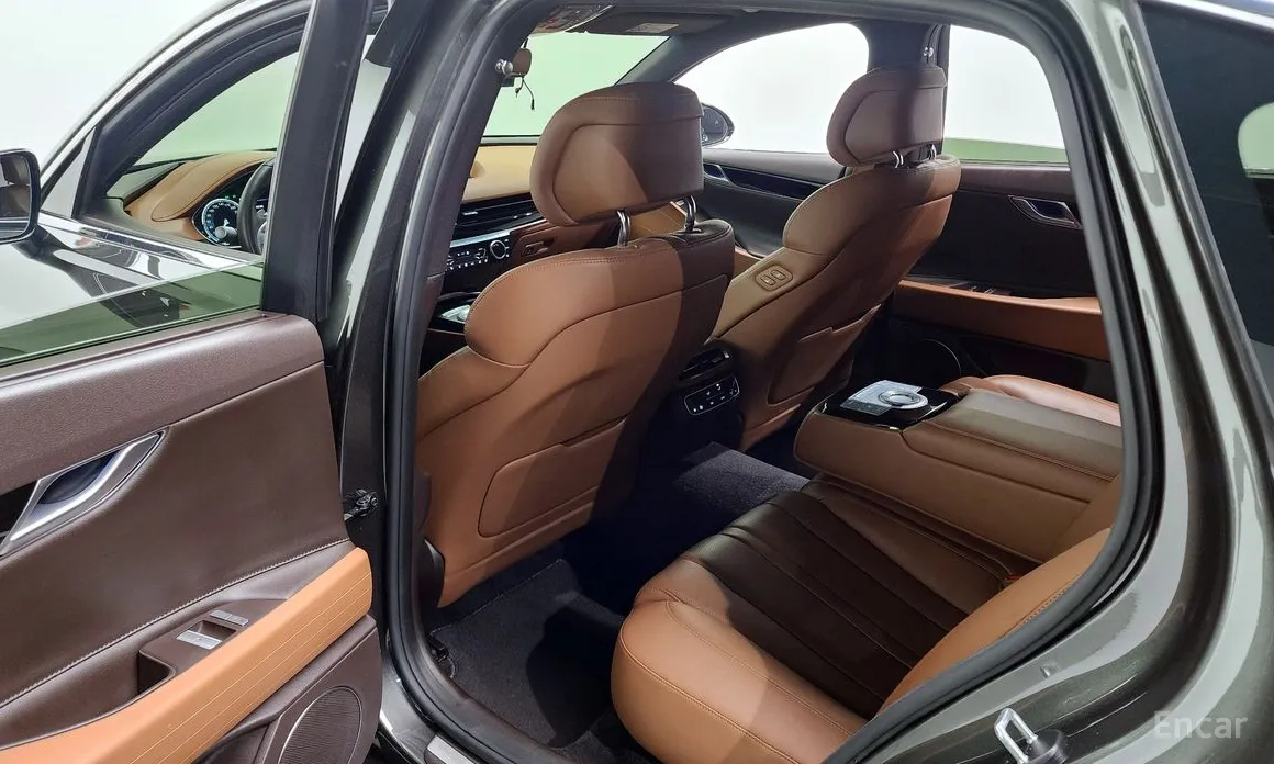 Фото 11 - Genesis G80