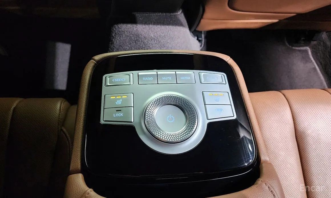 Фото 18 - Genesis G80