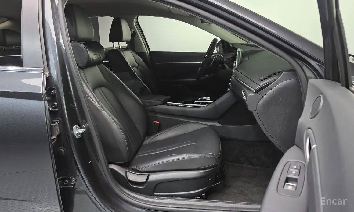 Фото 10 - Hyundai Sonata