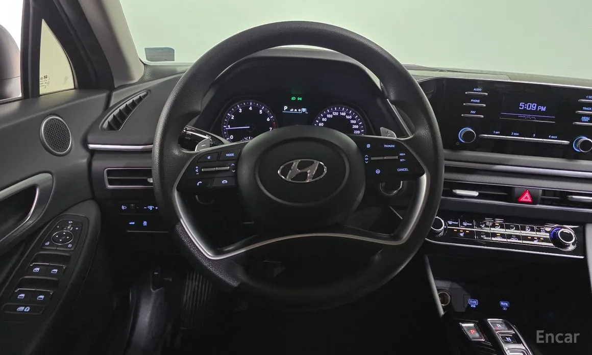 Фото 13 - Hyundai Sonata