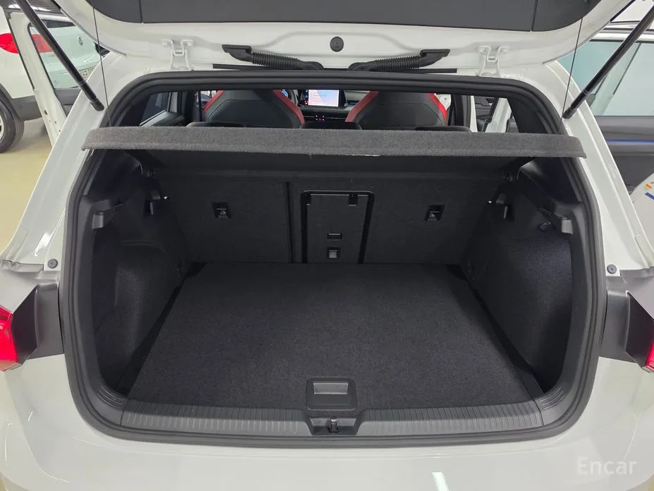 Фото 16 - Volkswagen Golf