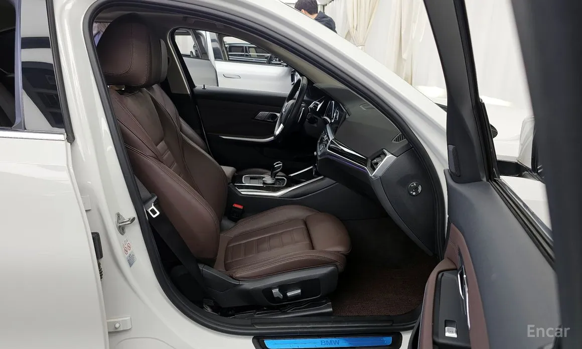 Photo 11 - BMW 3 Series