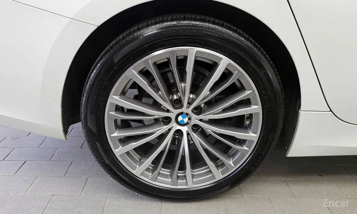 Photo 5 - BMW 3 Series