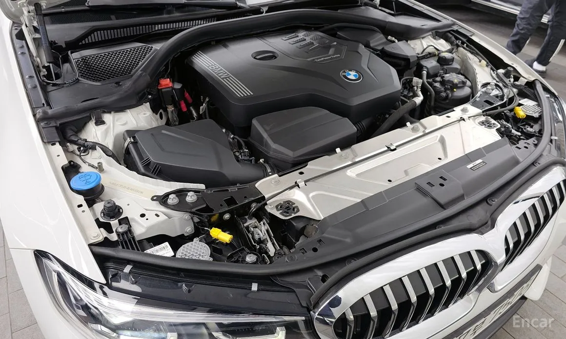 Photo 6 - BMW 3 Series