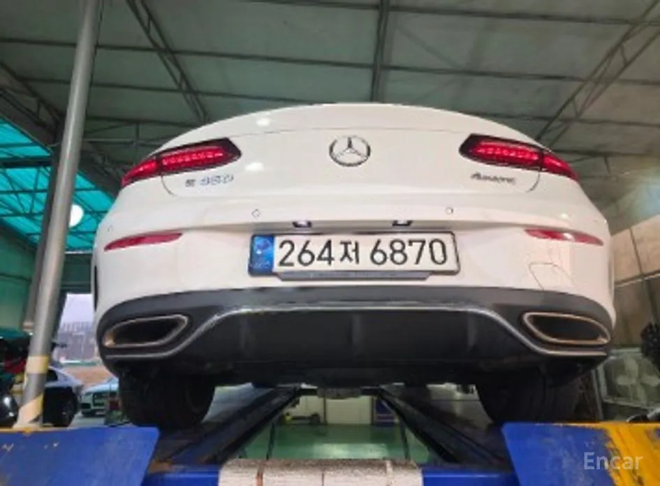 Фото 2 - Mercedes-Benz E-Class