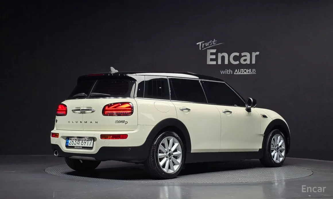 Photo 2 - Mini Clubman