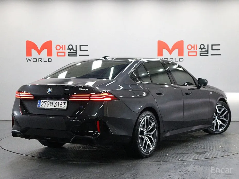 Фото 3 - BMW 5 Series