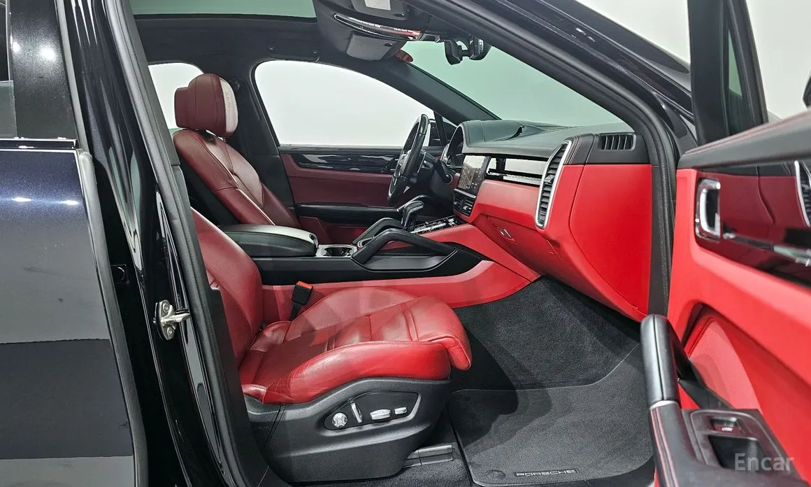 Фото 10 - Porsche Cayenne