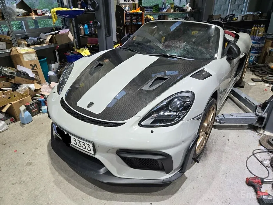 Фото 1 - Porsche 718