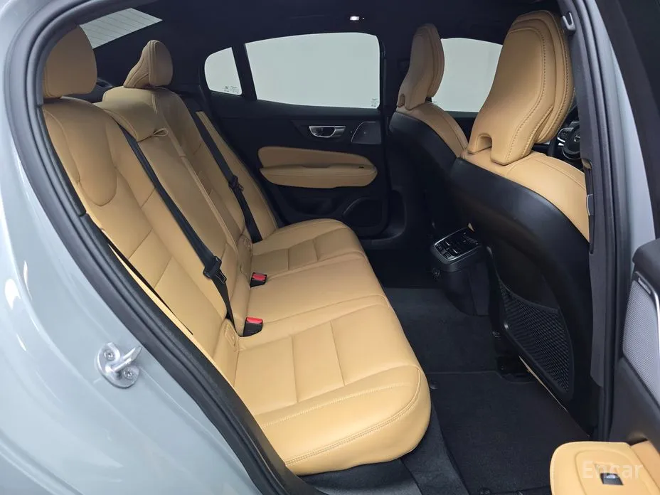 Фото 12 - Volvo S60