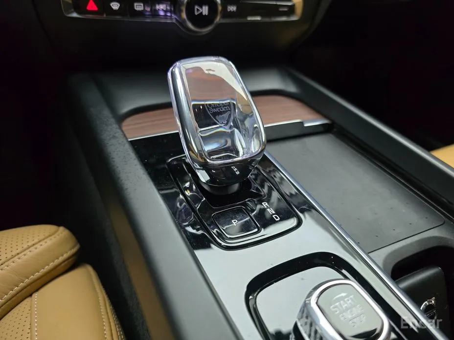 Фото 9 - Volvo S60