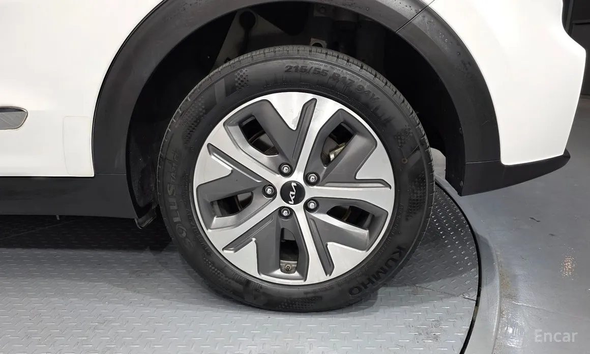 Фото 5 - Kia Niro