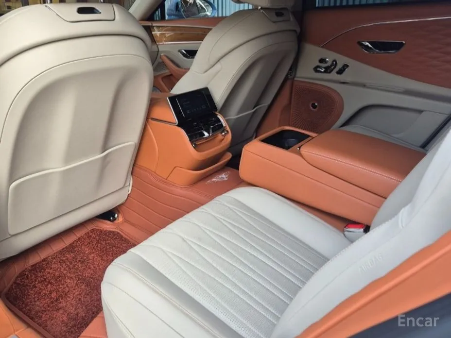 Фото 10 - Bentley Flying Spur