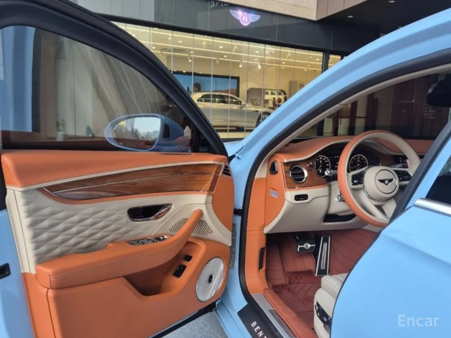 Фото 8 - Bentley Flying Spur