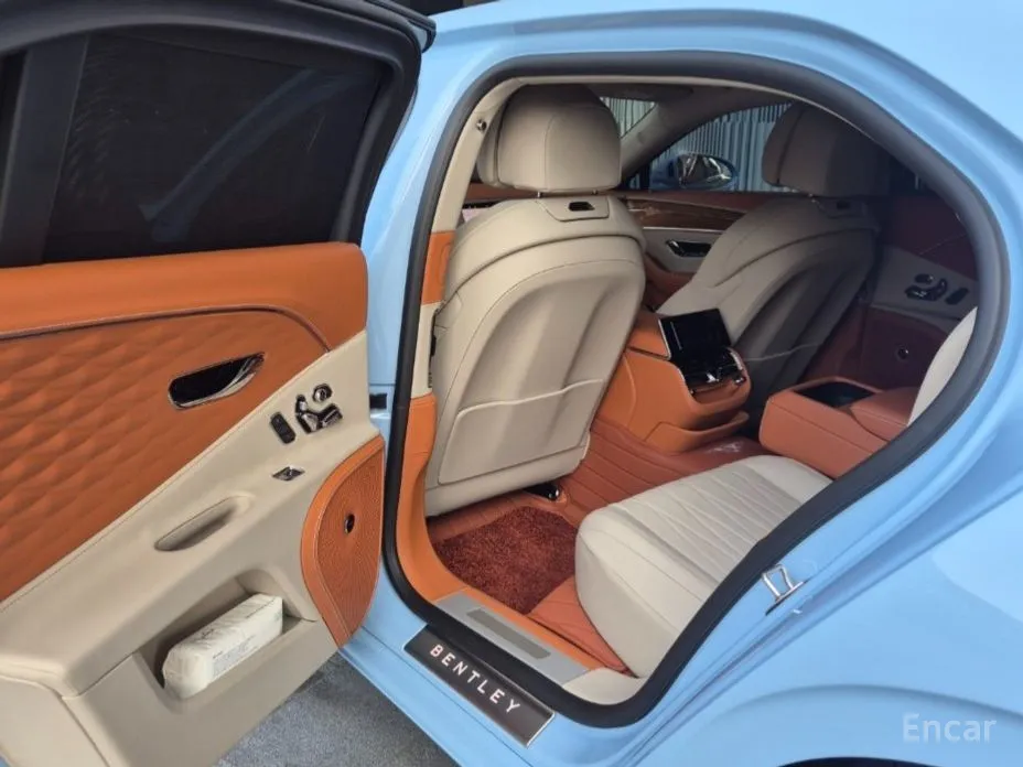 Фото 9 - Bentley Flying Spur
