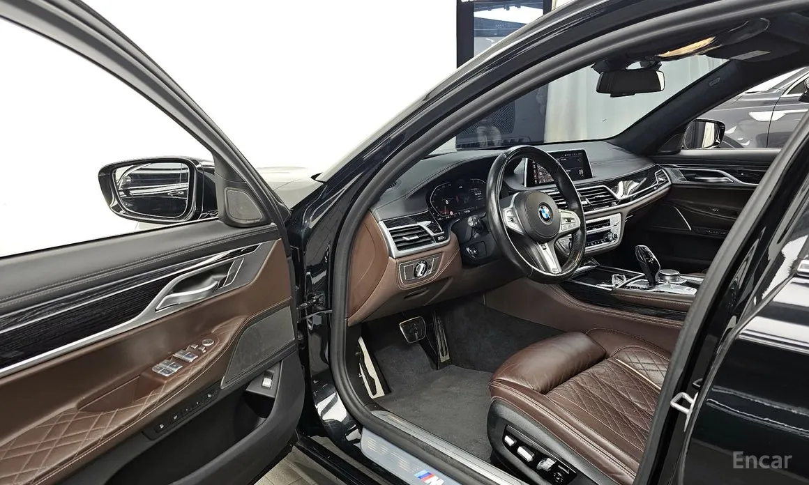 Фото 10 - BMW 7 Series