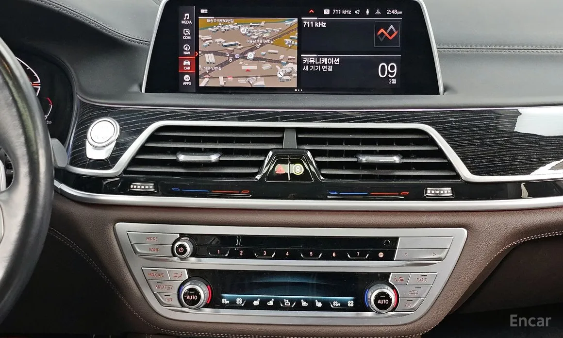 Фото 14 - BMW 7 Series