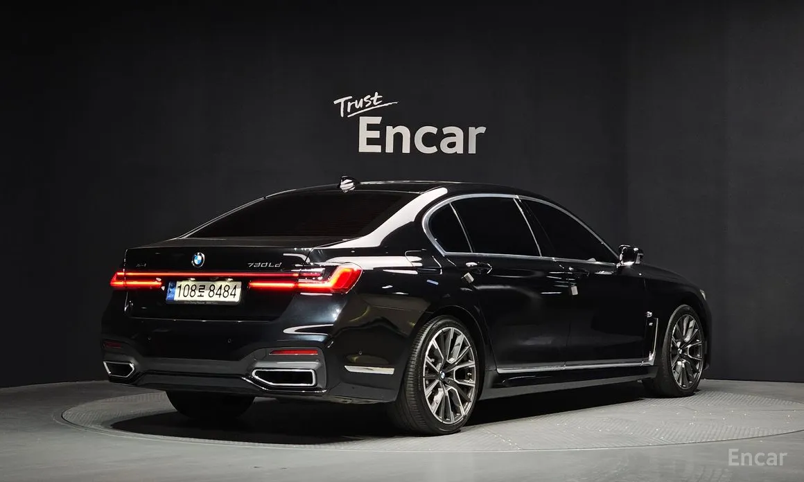 Фото 2 - BMW 7 Series