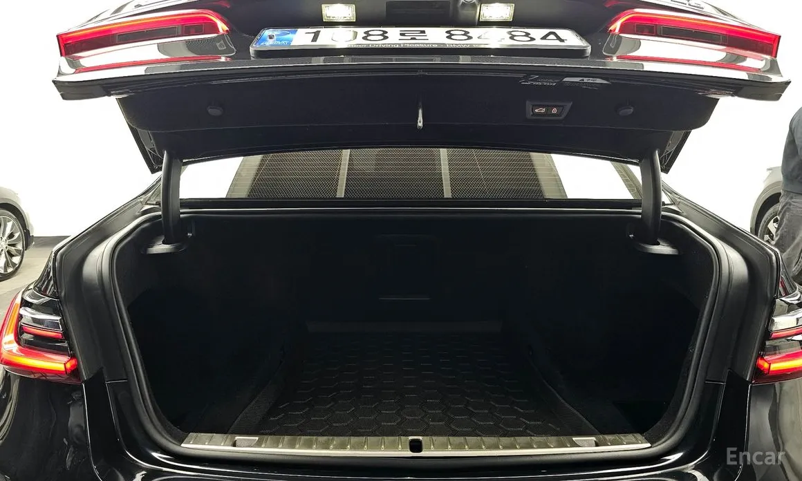 Фото 20 - BMW 7 Series